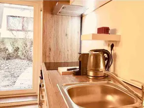 Souterrain Apartment with garden in quiet street - Image 3