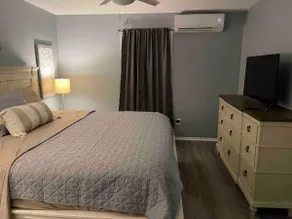 The Cozy Cottage With King Bed - Image 4