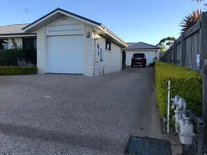 2 x Stylish Townhouses handy to Gabbinbar, wine. - Image 2