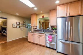 Spacious and luxurious 4BR home! - Image 5