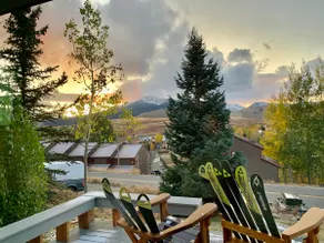 Walk to Lifts - Mountain Views & Large Deck - Image 2