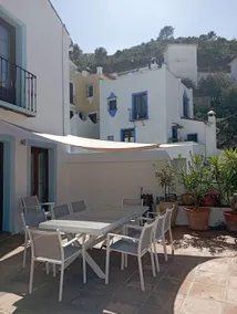 Large Family Townhouse with private pool in Benahavis Village - Image 5
