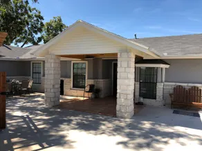 The Ranch House On The Green - Image 2