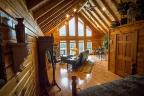 Queen Cabin - Hot Tub, A/C, King bed, Shower-for-2 - Image 4
