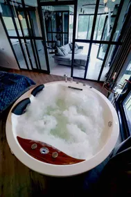 Exclusive Jacuzzi Apartaments Klaipėda - Image 3