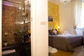 Luxury Domus S. Croce Suite - Image 2