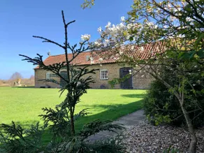 Charming Hen Cottage Countryside Retreat Lincoln - Image 5