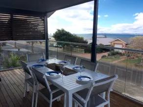 Bayview Beach House Apartment No 2 - Image 2