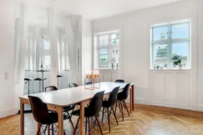 DESIGN. COMFORT. LOCATION. MASSIVE 250sqm. ENJOY! - Image 5