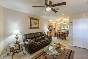Cozy Townhouse in safe neighborhood. - Image 4