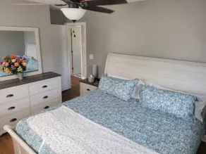 Elegantly Updated Home convenient to I40 - Image 5