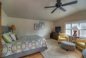 Willamette Valley Riverside Retreat - Image 5