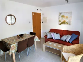 Centrally located apartment with free A/C + WIFI - Image 4