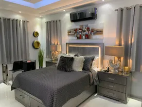 *LUXURY VILLA* Walk to the Beach - Wi-Fi, A/C, W/D - Image 3