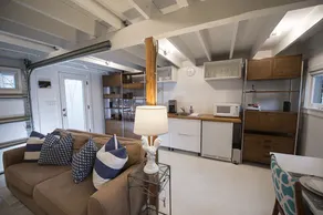 The Captain's Quarters o|--) - Image 3
