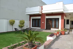 Luxurious Villa with a Lush Green Lawn - Image 2