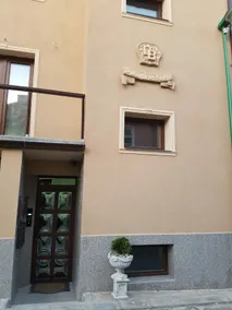 Magnificent Citadel View - Old Town Flat - Image 3