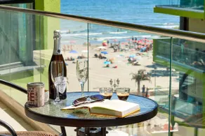 Crystal Bay - Pool & Spa Beach Resort - Image 2