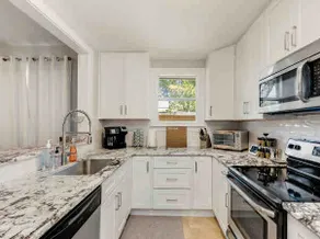 2694- Fun Cottage in Riverside, Family/Pets Ok - Image 3
