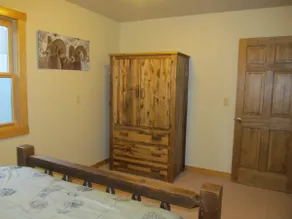 Mountain Man Cabin - Image 4