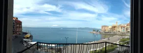 Spacious and bright, spectacular seafront view - Image 4