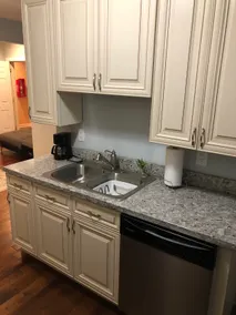 Cozy 2 BR in the Heart of Sawyer/Mins to W Dunes - Image 4
