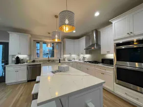 Beautiful Water Views! 1 house from beach - Image 4