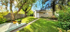 Trendy Glenora , Sleeps 10 , Downtown & River Valley adjacent , Jacuzzi tub! - Image 2