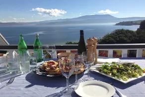 SALTCOTES BEACH HOUSE TASMANIA - Image 4