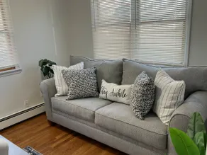Quaint and Cozy one bedroom - Image 3