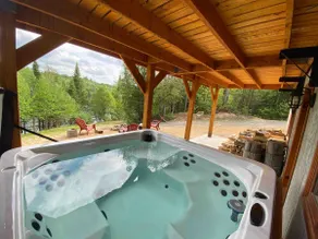 Round wood chalet with unique landscapes and hot tub! - Image 2