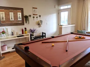 Large 4 Br - 5 Bathroom, 2 King beds, Sauna, Games, Pool - Image 2
