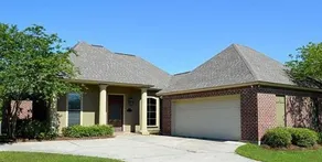 Peaceful lakefront home near LSU - Image 2
