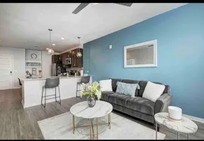 *LUXURIOUS 1BED/1BATH - KING BED* -POOL - Image 5