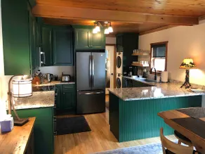 Comfortable Keweenaw Home Across from MTU - Image 2