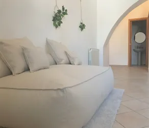 Leafs entire apartment with sea view, historic center. - Image 3