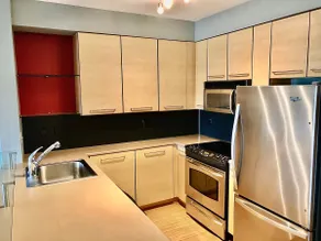 Spacious Top Floor Condo in Heart of Capitol Hill - Image 4