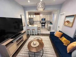Beautiful 2bdrm Apt 15min from NYC w/Parking - Image 3