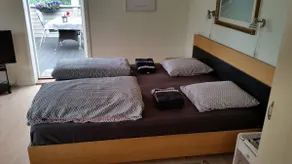 1-bedroom apartment with covered terrace - Image 5