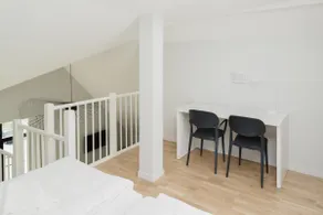Modern loft w/ free parking & fast wifi - Image 3