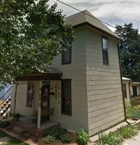 The Howard close to downtown shopping & museumse - Image 3