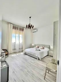 The Villa in the Delta - Image 3