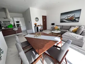 Luxury apartment with pool, gym, jacuzzi, Netflix, and wifi - Image 5