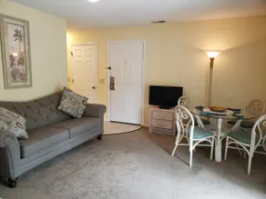 Mini Suite on golf course - 3 minutes from beach - Image 5