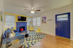 Yellow Brick Road Cottage - Minutes from Downtown - Image 2