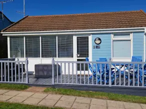 Surfs Up Lodge - Westward Ho! - Image 2