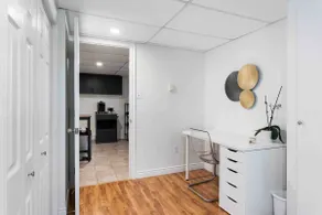 Great Location! One bedroom with free parking! - Image 2