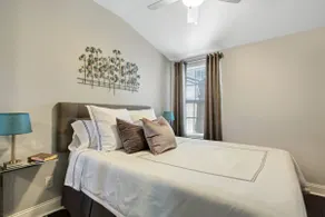 Carriage House W/ Hot Tub! Near Starland Yard - Image 2