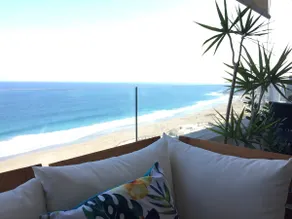 Elegant Apartment with a View of Playa Brava - Image 3