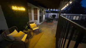Fun in the sun/pool/great outdoor space/games/golf - Image 2